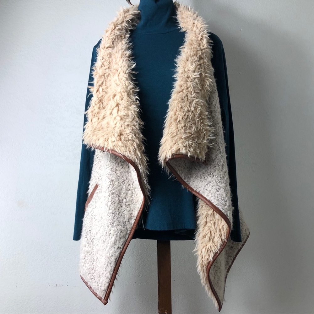 Tan faux fur vest w/ leather trim - 629